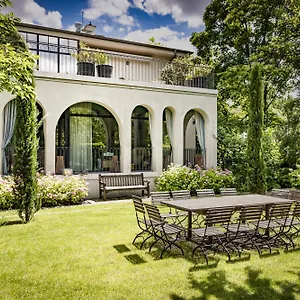 Bagatelle Gardenhouse Hotel